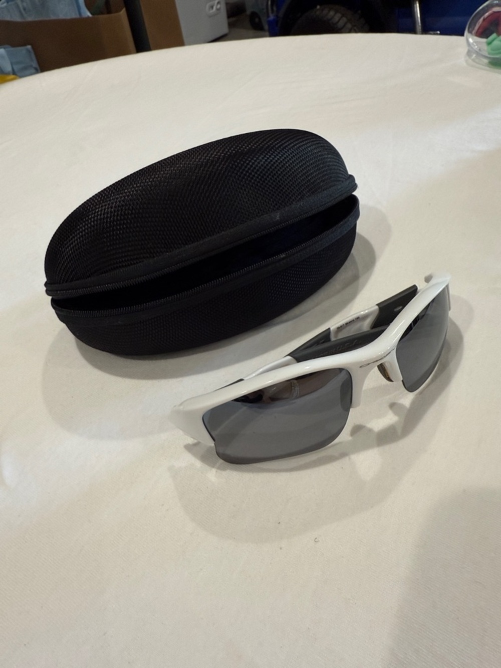 Men’s Oakley White Polarized Sport Sunglasses with Black Case